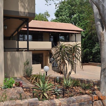 Serenight Guesthouse Pretoria-Noord エクステリア 写真