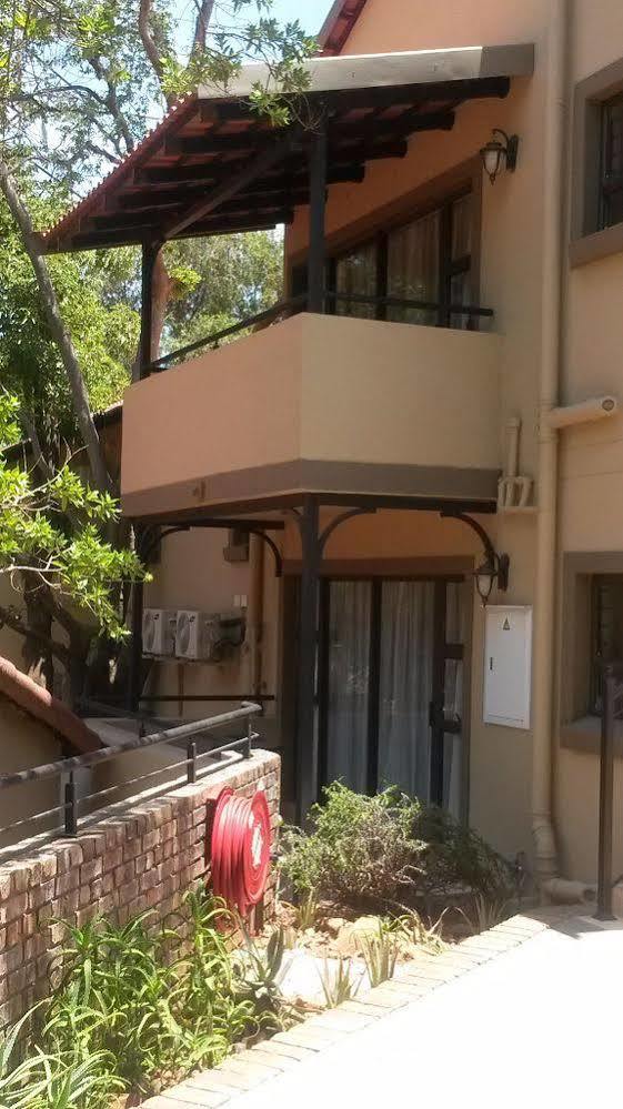 Serenight Guesthouse Pretoria-Noord エクステリア 写真