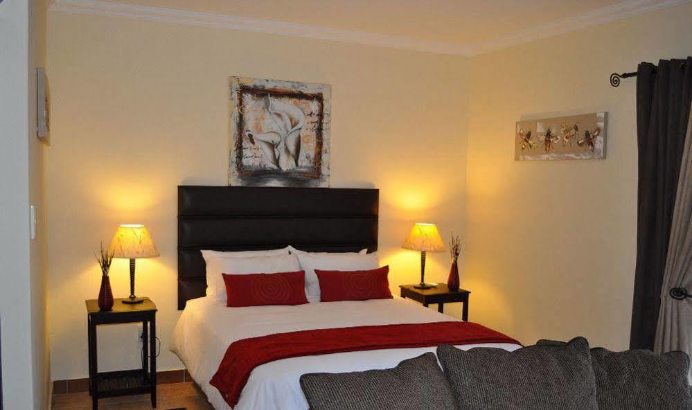 Serenight Guesthouse Pretoria-Noord エクステリア 写真