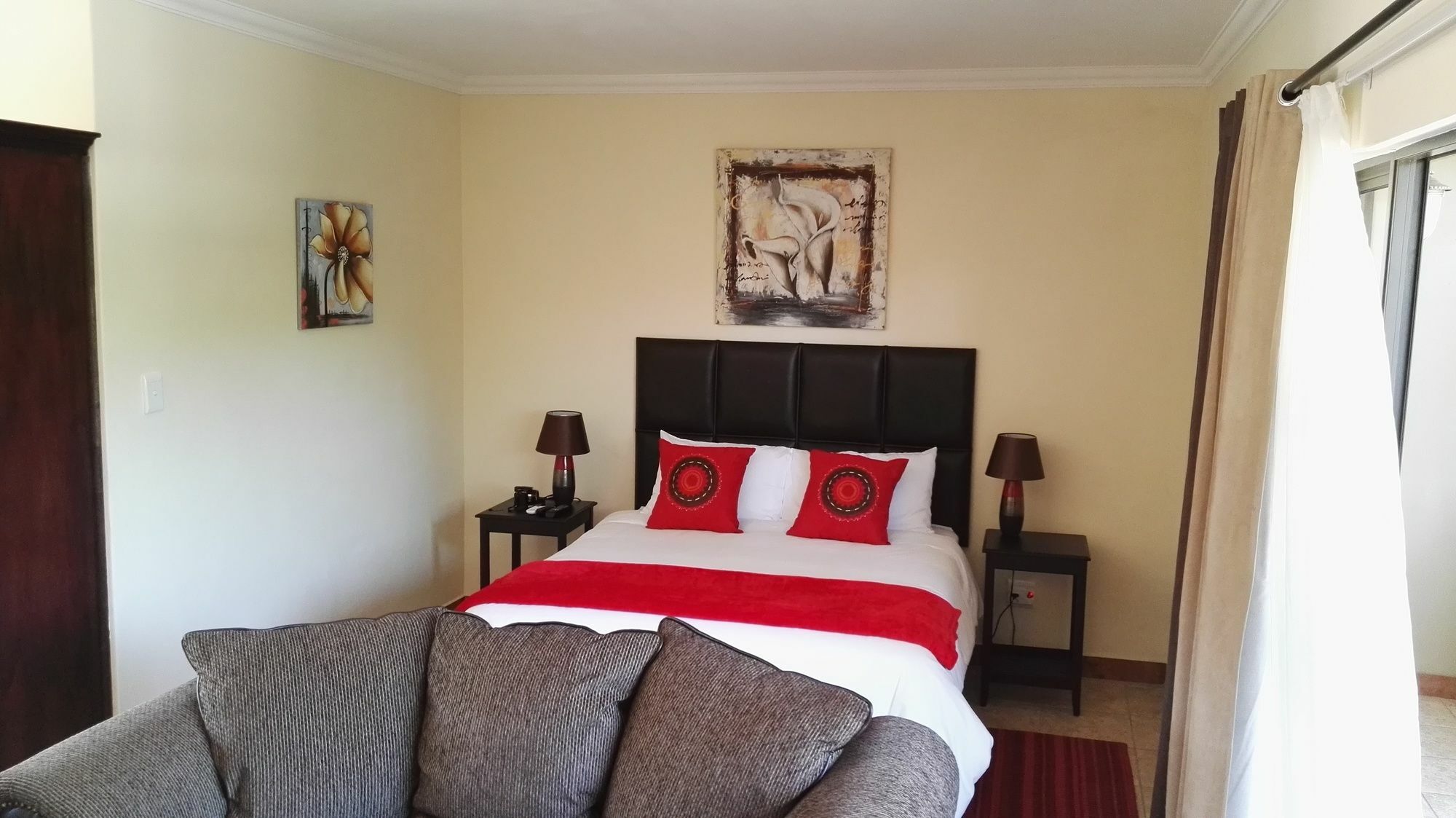 Serenight Guesthouse Pretoria-Noord エクステリア 写真